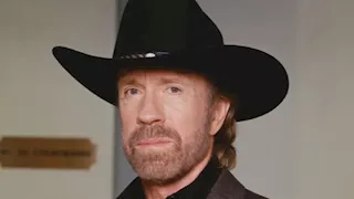 وفاة نجم هوليوود تشاك نوريس عن عمر يناهز 86 عاما