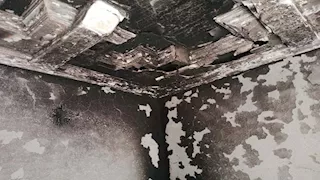 نجا طفلاه بأعجوبة.. حريق يلتهم شقة "سامر" ليلة العيد بالبحيرة (صور)