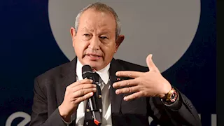 "اعتداء على حرية الإبداع".. نجيب ساويرس ينتقد سحب فيلم سفاح التجمع