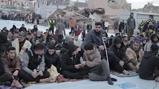 من إغلاق الأقصى للصلاة بين الركام وزيارة القبور.. كيف قضى الفلسطينيون عيد الفطر؟