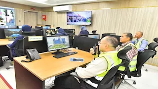 بالصورـ غرفة عمليات أسيوط تواصل العمل على مدار الساعة خلال عيد الفطر