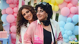 حنان مطاوع تحتفل بعيد ميلاد والدتها وتنشر صورا تجمعهما