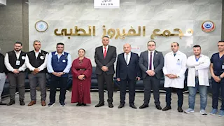 محافظ جنوب سيناء يوزع كعك وألعاب أطفال على مرضى مجمع الفيروز الطبي