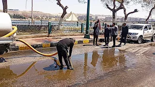 إزالة تجمعات مياه الأمطار بشوارع المنيا لتيسير الحركة المرورية