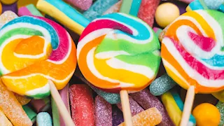 هل تقليل الطعم الحلو يكفي؟.. دراسة تكشف سر استمرار الرغبة في السكر