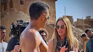 حسن أبو الروس ينشر صورًا جديدة من كواليس مشاركته في فيلم عالمي