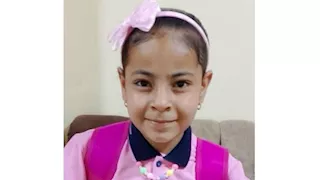 "القرية كلها تبكي عليها".. وفاة الطفلة أروى محمود تُحزن أهالي كفر طنبدي بالمنوفية