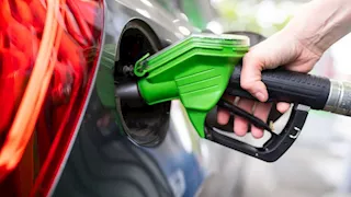 كيف تخفض استهلاك الوقود بسيارتك؟ خطوات بسيطة تبدأ من الإطارات