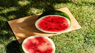  ماذا يحدث عند تناول البطيخ في غير موسمه؟