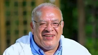  "هفضل أشجعك في أي مكان تروحه".. صلاح عبدالله يوجه رسالة لمحمد صلاح