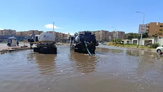 مياه الجيزة: استمرار سحب تجمعات الأمطار وانتشار فرق الطوارئ -صور