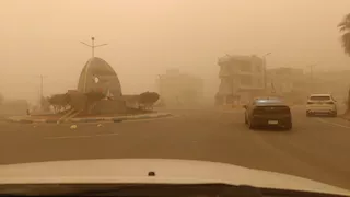 عاصفة ترابية تجتاح البحر الأحمر وتغلق طريق "الزعفرانة - رأس غارب"