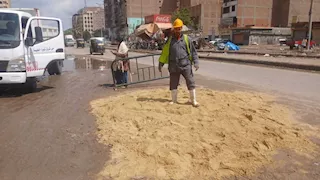 إصلاح هبوط أرضي بشارع 15 مايو في شرق شبرا الخيمة  - صور