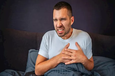 أعراض النوبة القلبية لدى الرجال.. علامات تحذيرية لا يجب تجاهلها