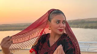 بإطلالة نوبية.. رانيا يوسف توثق رحلتها إلى الأقصر وأسوان (صور)