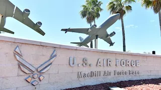 اتهام شقيقين بمحاولة تفجير قاعدة جوية أمريكية