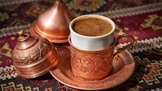 احذر شرب القهوة فور الاستيقاظ من النوم.. هذا ما يحدث لجسمك