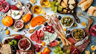 احذر.. 5 أطعمة ومشروبات تضر مناعتك 