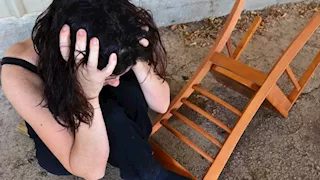 "اكتئاب واغتصاب جماعي".. كيف انتهت رحلة نويلا بالموت الرحيم في إسبانية؟