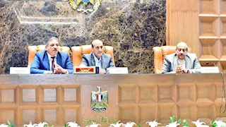 بالصور - محافظ أسيوط يتابع ملفات التقنين والتصالح ويشدد على إزالة المتغيرات المكانية فورًا