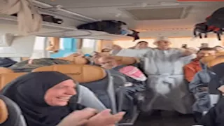 بالرقص والزغاريد.. معتمرون يحتفلون بالوصول إلى المسجد النبوي