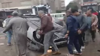 بسبب الأمطار.. انقلاب سيارة أعلى محور حسب الله الكفراوي | صور 