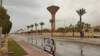 غلق طريق رأس غارب/ الزعفرانة.. كيف تعاملت الطرق والكباري مع الطقس السيئ والأمطار؟