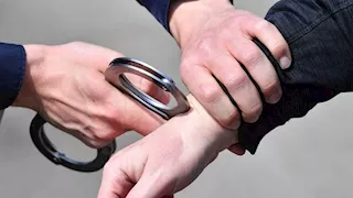 بنقاب وملابس نسائية.. تفاصيل ضبط رجل داخل مصلى سيدات مسجد في الإسكندرية