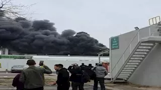 مخاوف من تسرب مواد خطرة.. شظايا صاروخ تثير الرعب في إسرائيل