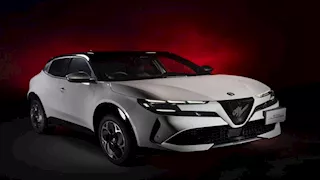 120 نسخة فقط.. ألفا روميرو تعلن عن سيارتها الجديدة 