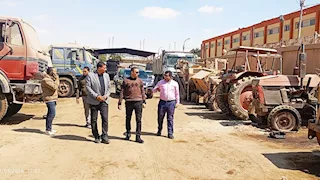 نائب محافظ المنيا يتفقد مشروعات النقل الجماعي وتحسين الطرق