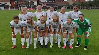 صور لاعبات في غرفة الملابس.. مطالبات بإيقاف مدرب تشيكي مدى الحياة