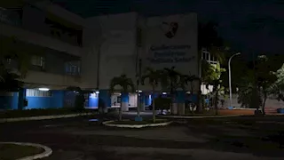 كوبا تغرق في "الظلام والموت".. حصار أمريكي وانهيار صحي ووفيات قياسية للأطفال