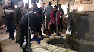محافظ الدقهلية يتفقد مخبز المنصورة ويوجه بالالتزام بوزن الرغيف