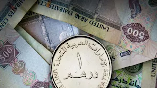 سعر الدرهم الإماراتي والدينار الكويتي يقفزان إلى قمة قياسية بنهاية تعاملات اليوم
