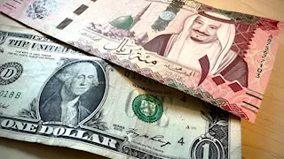 الدولار يقود سعر الريال السعودي لمستوى قياسي جديد بنهاية تعاملات اليوم  