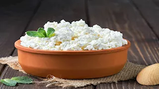  ماذا يفعل تناول الجبن القريش صباحا بجسمك؟- لن تتخيل 