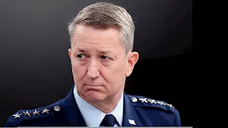 الجيش الأمريكي يرد على المخاوف بشأن تفجير محطات تحلية المياه في إيران