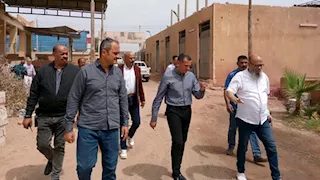 محافظ أسوان يوجه بتشغيل مصنع الإنترلوك بكامل طاقته وزيادة الإنتاج