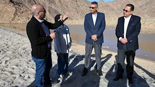 محافظ جنوب سيناء يتفقد منظومة الحماية من أخطار السيول بوادي فيران 