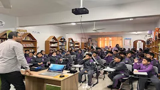 متحف شرم الشيخ يدعم العملية التعليمية بحصص تفاعلية داخل المدارس (صور)