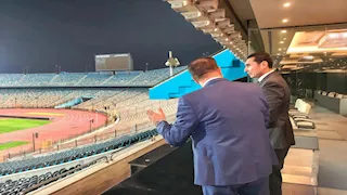 جاهزية الأرضية وغرفة الملابس.. زيارة مفاجئة من وزير الرياضة لاستاد القاهرة
