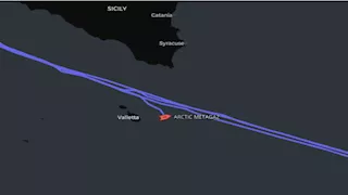 قبل وصولها لقناة السويس.. تفاصيل الهجوم على ناقلة غاز روسية في البحر المتوسط