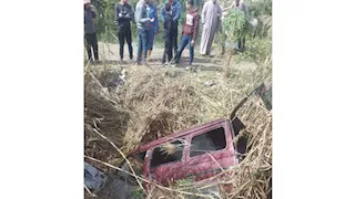 بالأسماء.. 6 مصابين في حادث انقلاب سيارتين بترعة بالبحيرة
