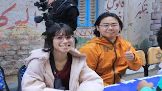 طلاب إندونيسيا بالأزهر يشاركون أهالي المطرية أكبر مائدة إفطار في أجواء من الفرحة