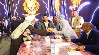  محافظ الوادي الجديد تلتقي أهالي الفرافرة وتوجه بحزمة إجراءات خدمية عاجلة