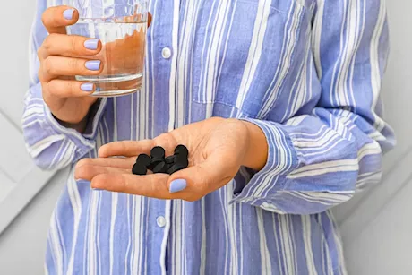 حبوب الفحم في رمضان- متى يتم تناولها؟ 