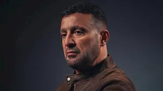 أحمد السقا بإطلالة كاجوال أنيقة في برنامج "رامز ليفل الوحش"