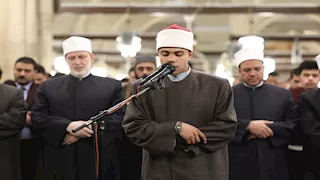 صوت أزهري واعد يصدح في رحاب الجامع الأزهر خلال صلاة التراويح