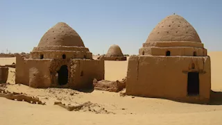 "القلمون".. حكاية قرية حكمت نفسها كـ "دولة مستقلة" وسجلت تراثها بـ "ريشة البوص" -صور 